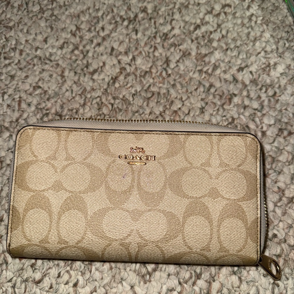 COACH WALLET CLUTCH